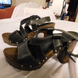 Platforms Leather Strap Sandals Women size 7 Leather and Wood